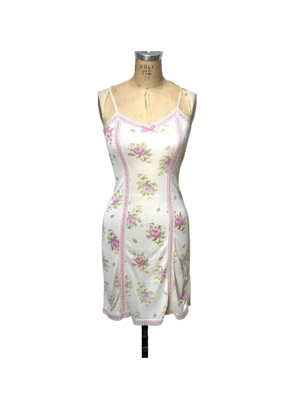 1970s nylon slip with roses and ribbon lace by Charmena Size S